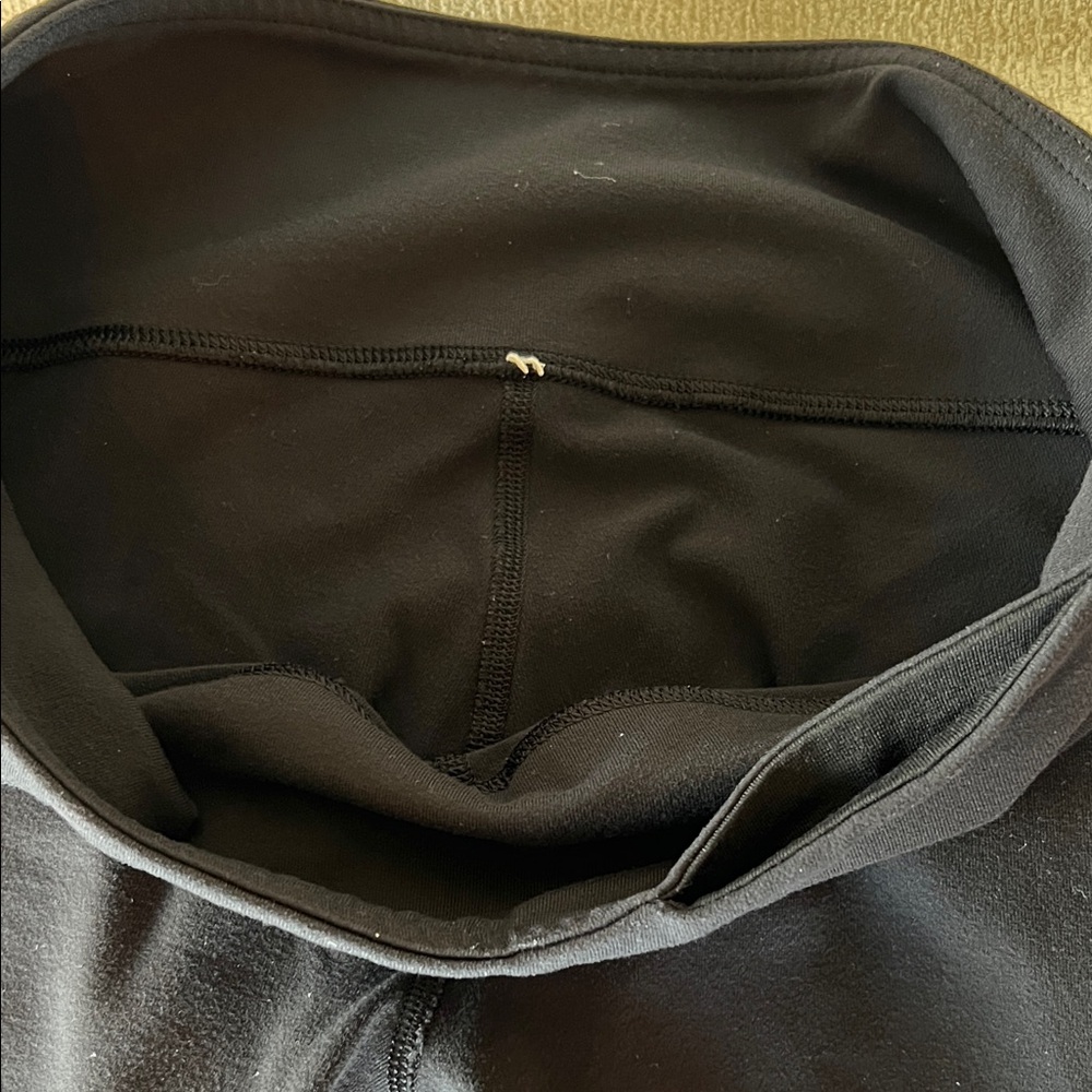 Lululemon Cropped Black Leggings EUC Size 6 - Picture 8 of 8